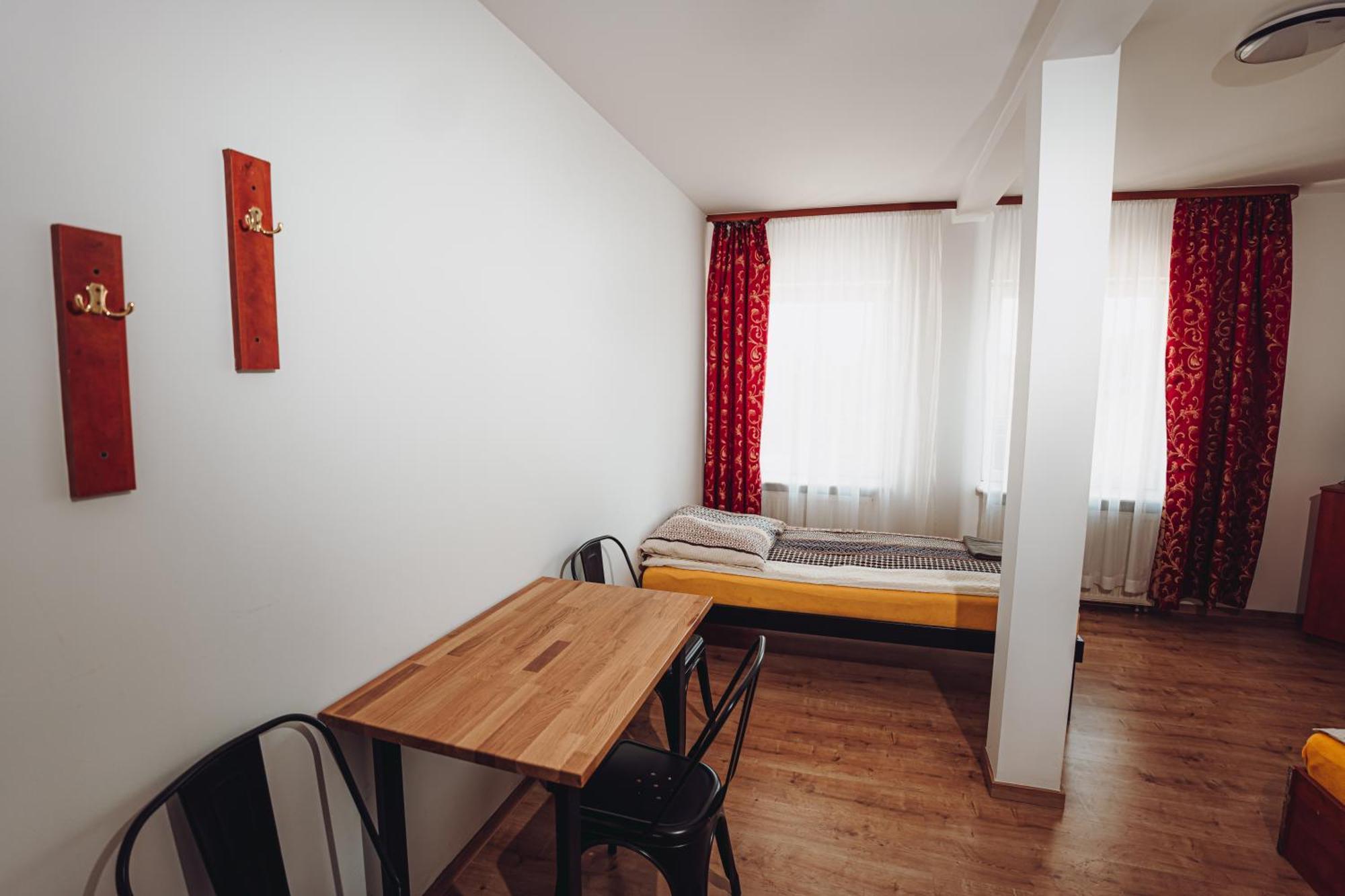 Kalwados Hotel Radzymin Bagian luar foto