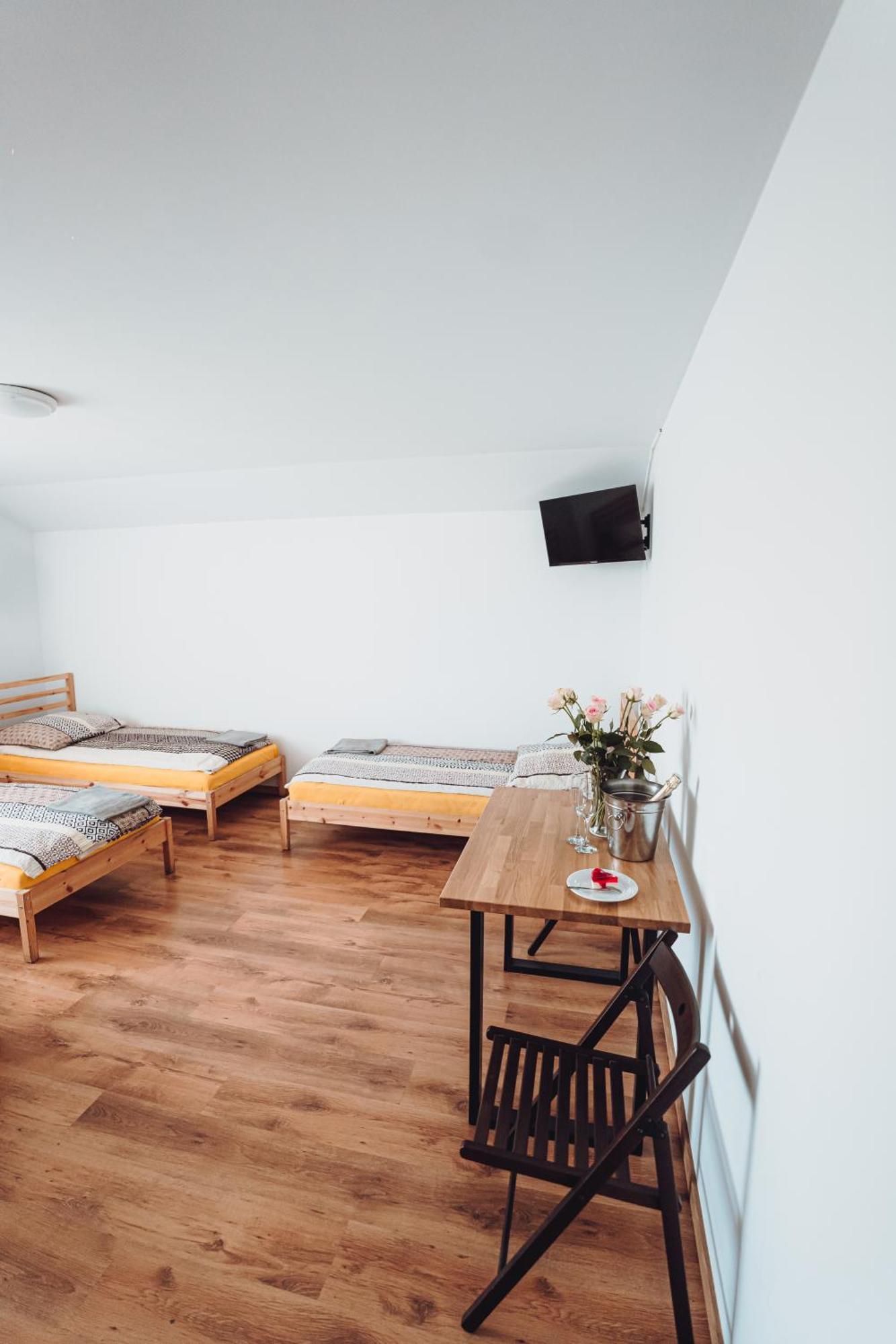 Kalwados Hotel Radzymin Bagian luar foto