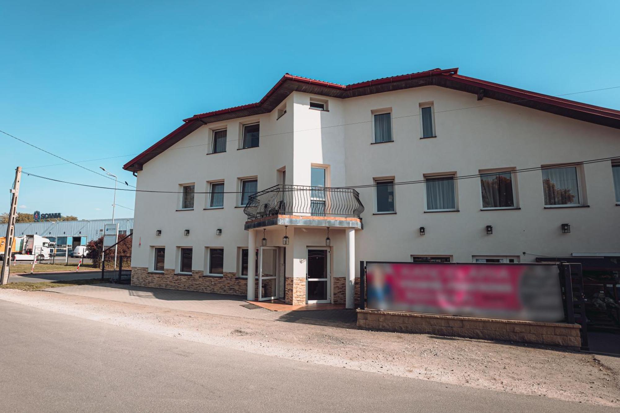 Kalwados Hotel Radzymin Bagian luar foto